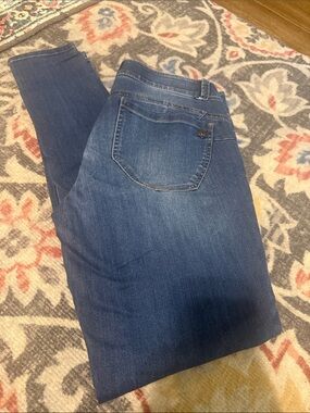 Women’s Blue Stretch Denim Jeans - Classic Mid Wash